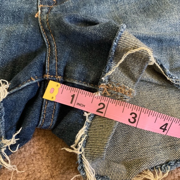 BlankNYC denim shorts - Picture 10 of 11